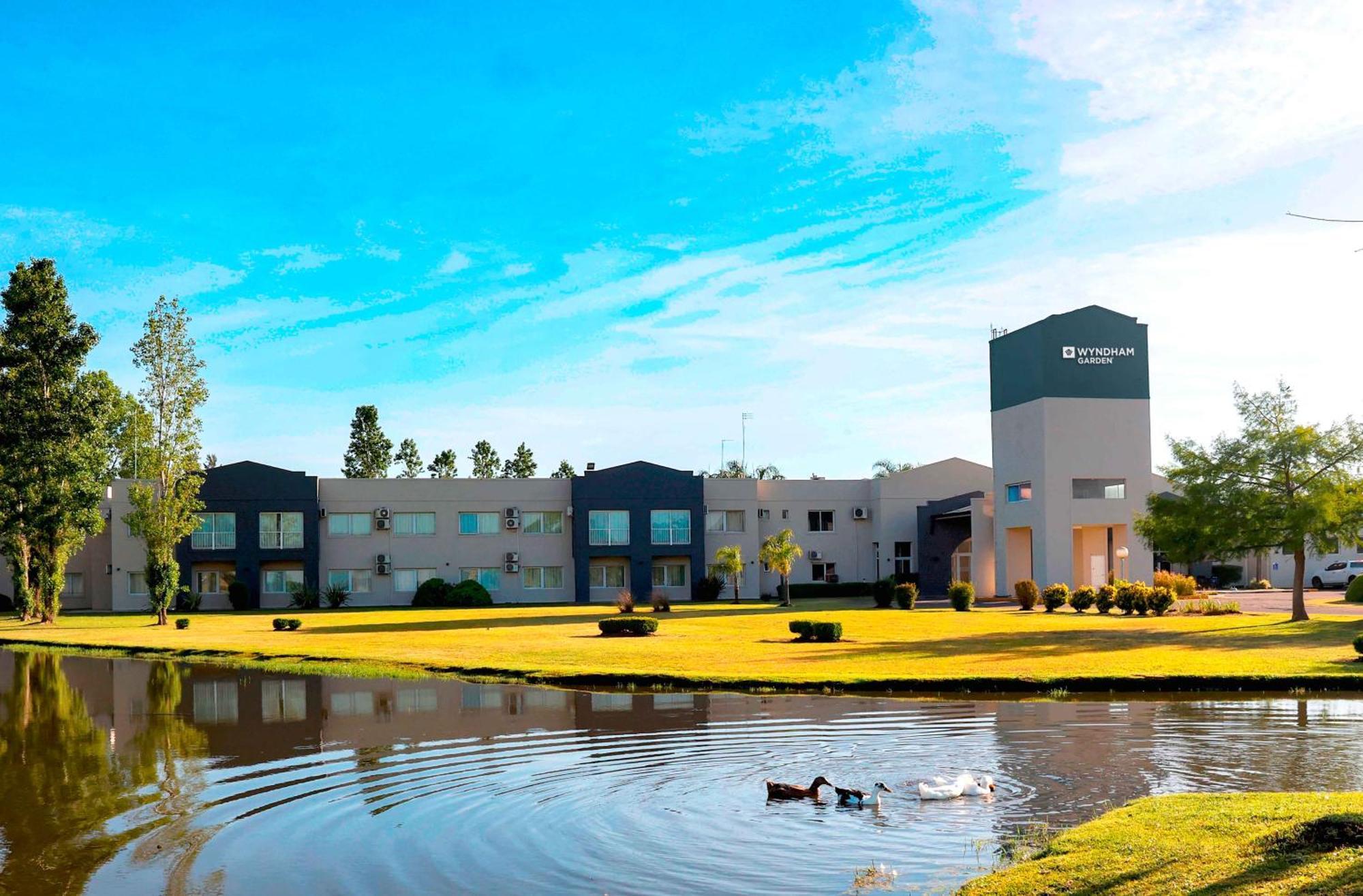 Wyndham Garden Campana Hotell Eksteriør bilde